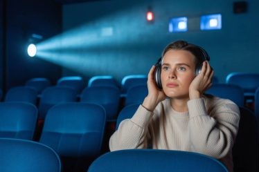 Comment le bruit des salles de cinéma affecte votre sommeil, votre audition et votre bien-être